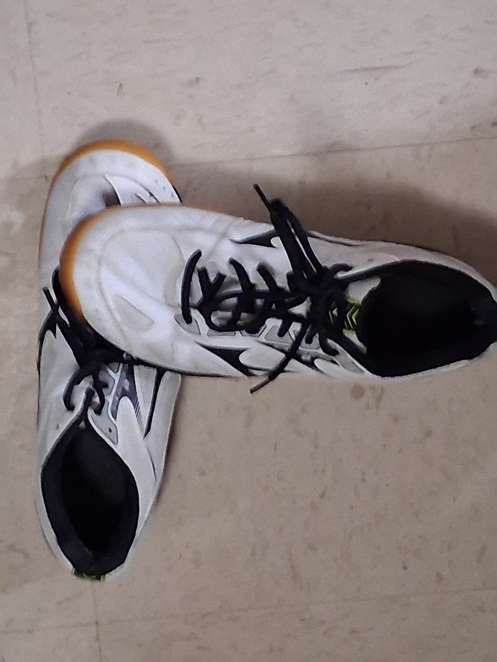 Size 9 Cyclone Speed 2 Volleyball Shoes
